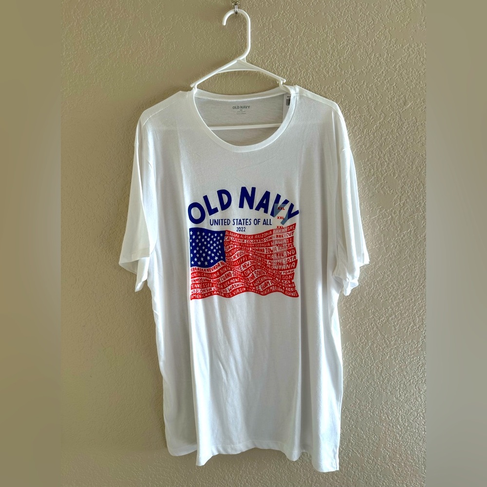 Old Navy White Graphic T-Shirt for Men